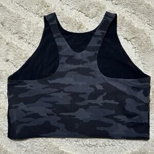 Athleta Conscious Crop